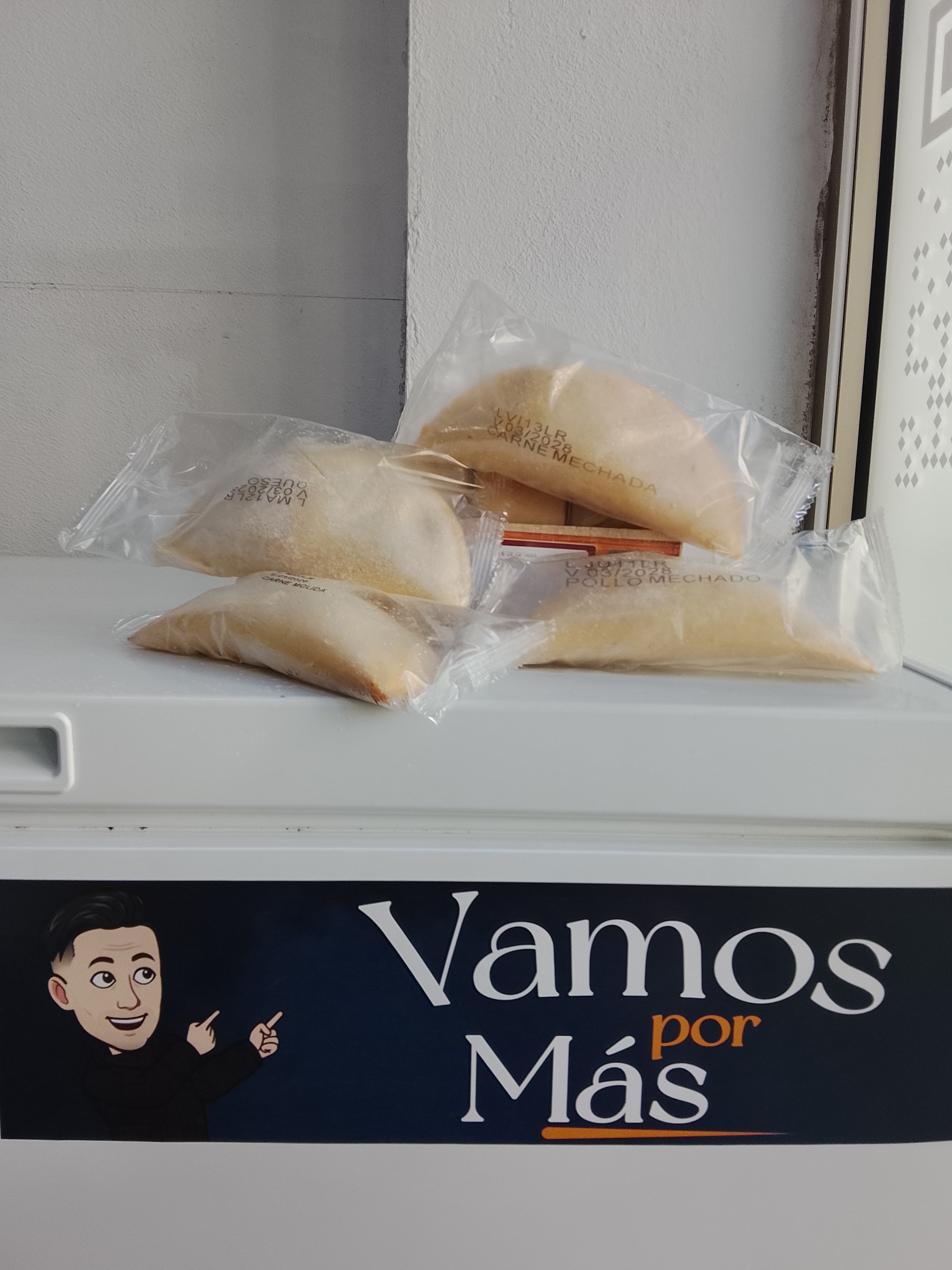Empanadas Congeladas Individuales                    Mechada-2.05€         Molida-1.95€                 Pollo-1.85€                   Queso-1.90€