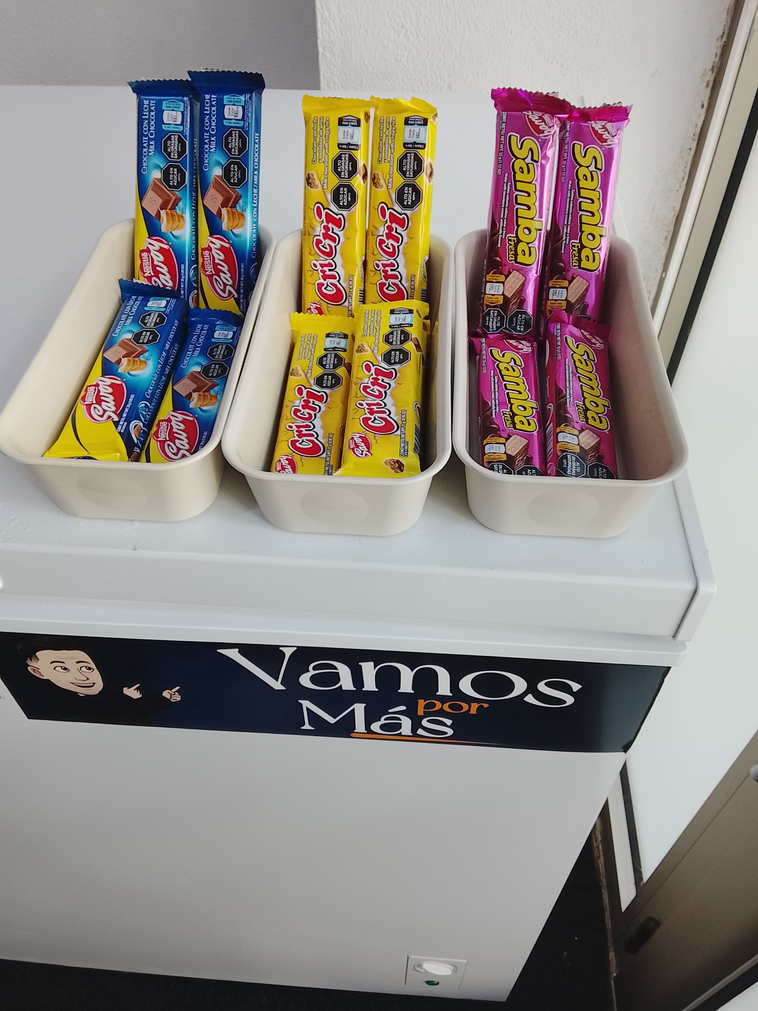 Chocolate Savoy                        Samba-2.30€                                           Cricri-2.30€               Leche-2.30€